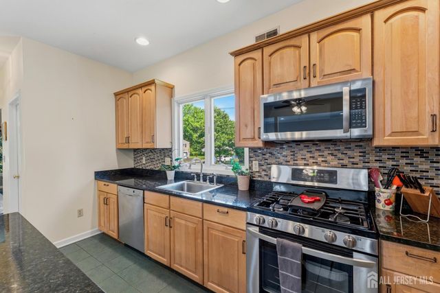 28 Wadsworth Avenue, Metuchen, NJ 08840