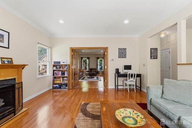 28 Wadsworth Avenue, Metuchen, NJ 08840