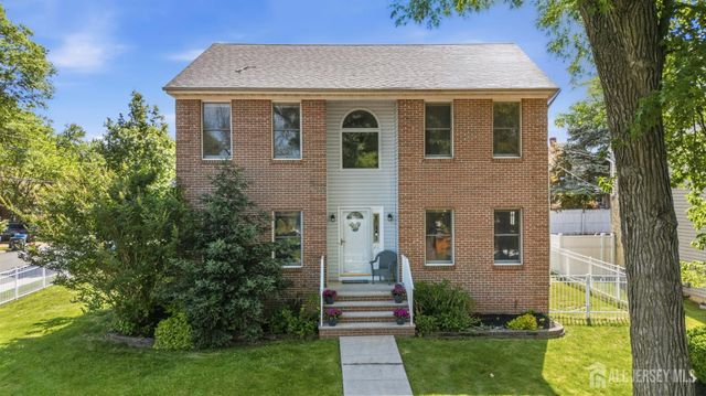 28 Wadsworth Avenue, Metuchen, NJ 08840