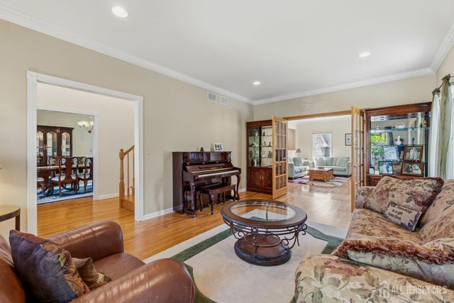 28 Wadsworth Avenue, Metuchen, NJ 08840