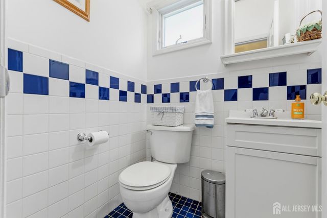 28 Wadsworth Avenue, Metuchen, NJ 08840