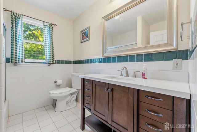 28 Wadsworth Avenue, Metuchen, NJ 08840
