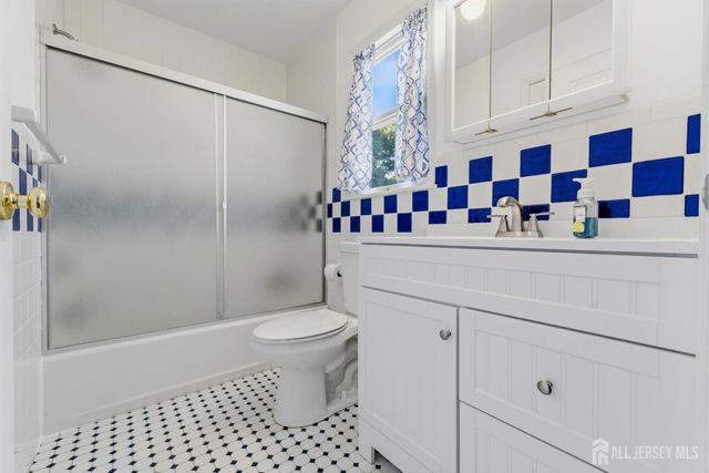 28 Wadsworth Avenue, Metuchen, NJ 08840