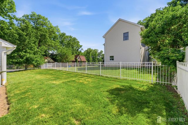 28 Wadsworth Avenue, Metuchen, NJ 08840