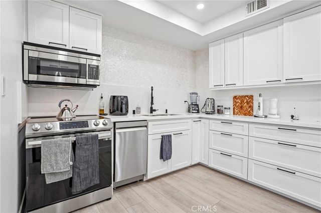 969 Hilgard Avenue 907, Los Angeles, CA 90024