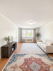 15052 Melbourne 256A, Flushing, NY 11367