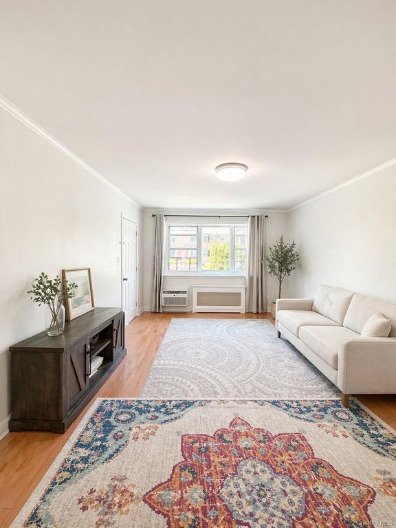 15052 Melbourne 256A, Flushing, NY 11367