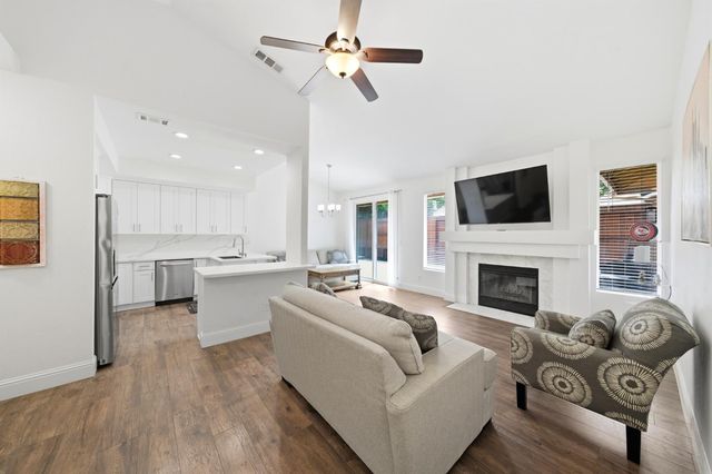 8408 Falcon View Dr, Antelope, CA 95843