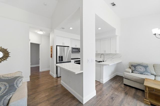 8408 Falcon View Dr, Antelope, CA 95843