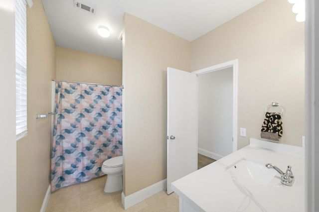 8408 Falcon View Dr, Antelope, CA 95843