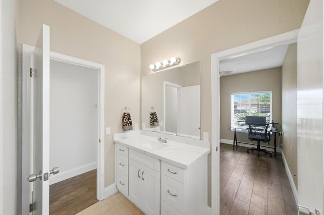 8408 Falcon View Dr, Antelope, CA 95843