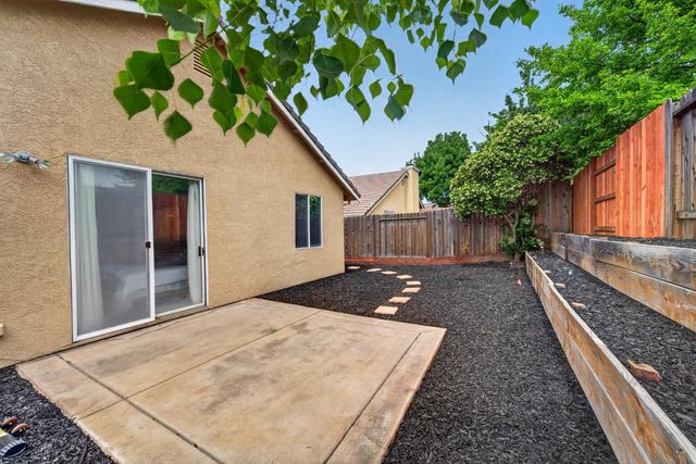 8408 Falcon View Dr, Antelope, CA 95843