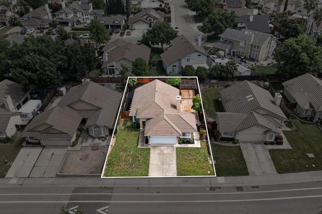 8408 Falcon View Dr, Antelope, CA 95843