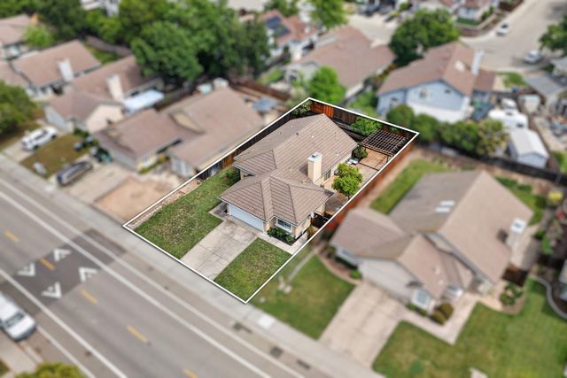 8408 Falcon View Dr, Antelope, CA 95843