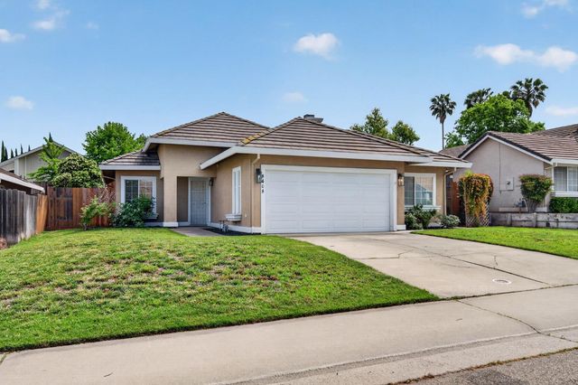 8408 Falcon View Dr, Antelope, CA 95843