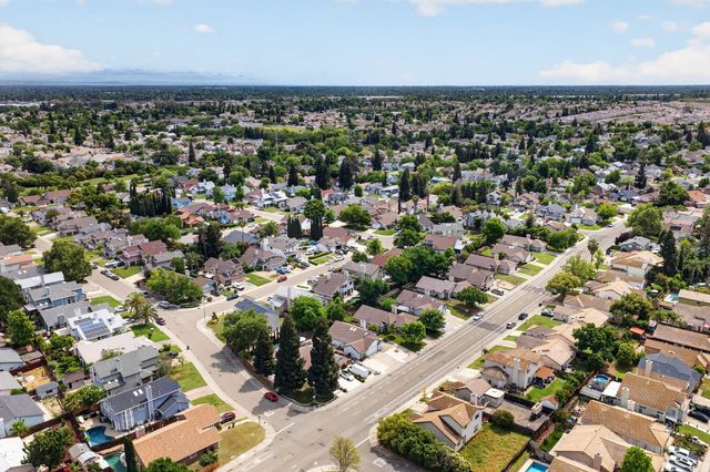 8408 Falcon View Dr, Antelope, CA 95843