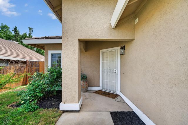 8408 Falcon View Dr, Antelope, CA 95843