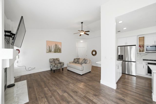 8408 Falcon View Dr, Antelope, CA 95843