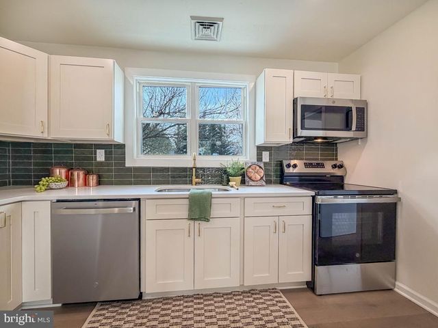 101 WALNUT LN, Yardley, PA 19067