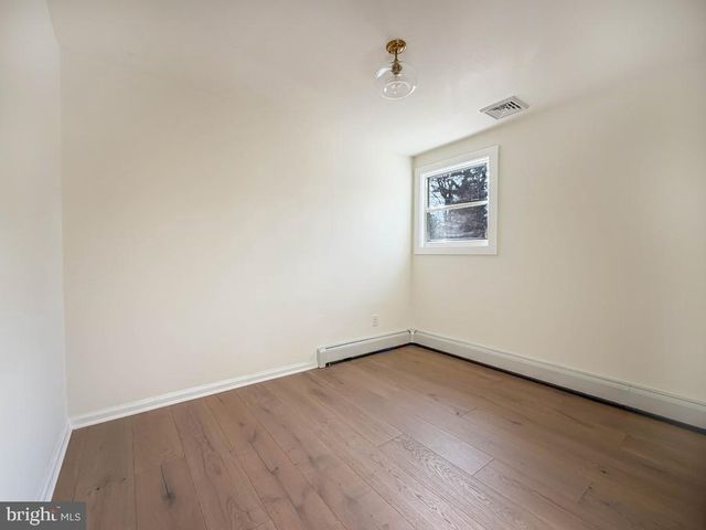 101 WALNUT LN, Yardley, PA 19067