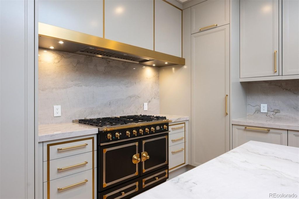 Image 10 of property listing at 2400 E Cherry Creek South Drive 701, Denver, CO 80209