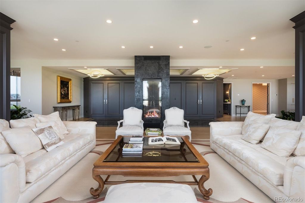 Image 4 of property listing at 2400 E Cherry Creek South Drive 701, Denver, CO 80209