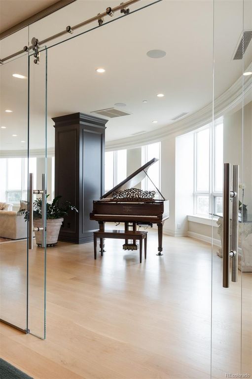 Image 7 of property listing at 2400 E Cherry Creek South Drive 701, Denver, CO 80209