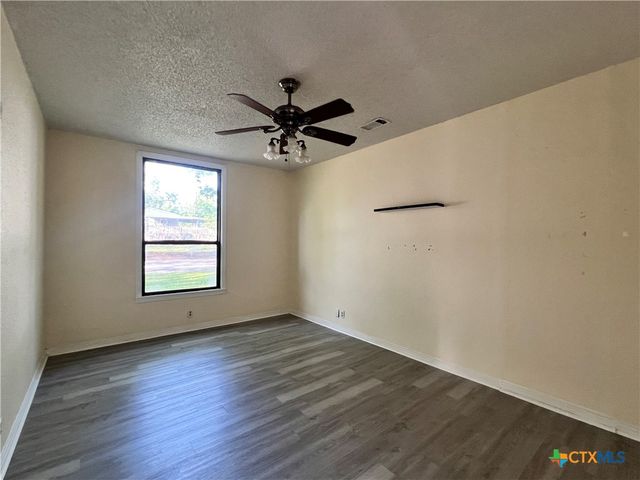 902 N 1st Street, Temple, TX 76501