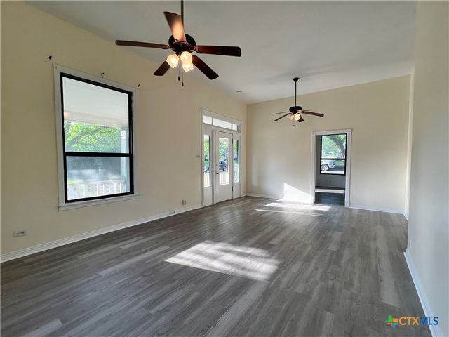 902 N 1st Street, Temple, TX 76501