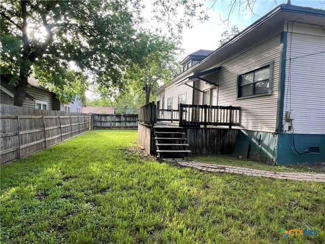 902 N 1st Street, Temple, TX 76501