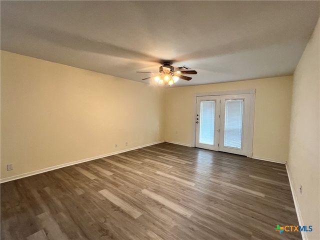 902 N 1st Street, Temple, TX 76501