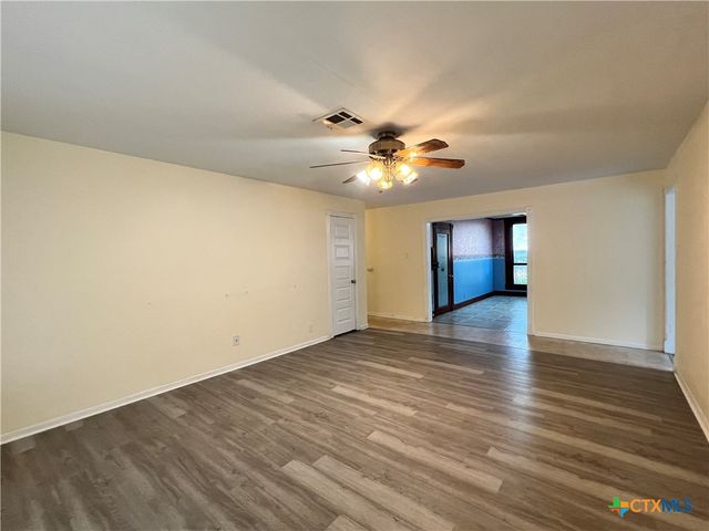 902 N 1st Street, Temple, TX 76501
