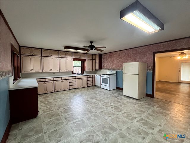 902 N 1st Street, Temple, TX 76501