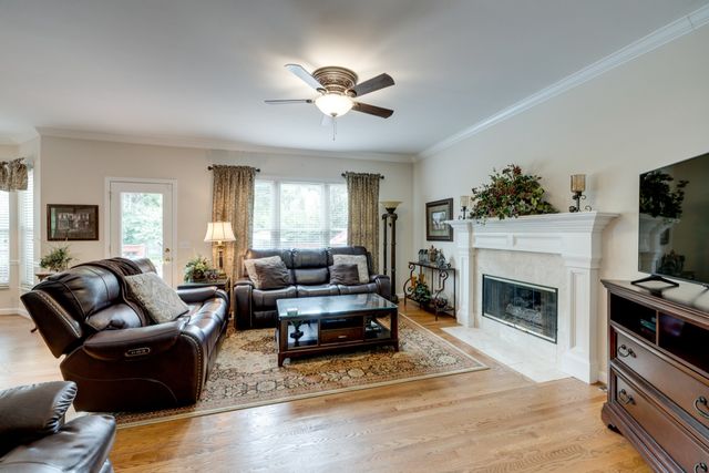 785 Glen Oaks Dr, Franklin, TN 37067