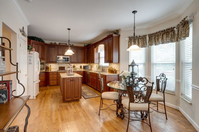 785 Glen Oaks Dr, Franklin, TN 37067