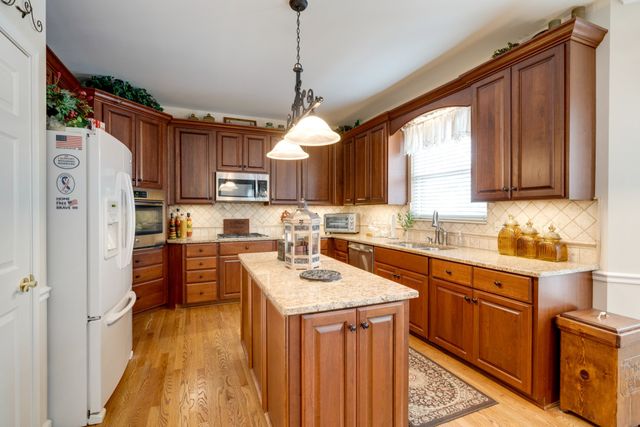 785 Glen Oaks Dr, Franklin, TN 37067