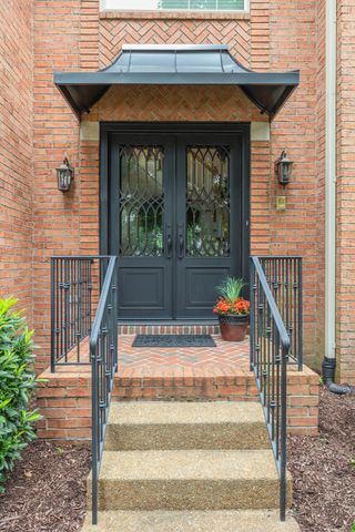 785 Glen Oaks Dr, Franklin, TN 37067