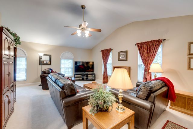 785 Glen Oaks Dr, Franklin, TN 37067