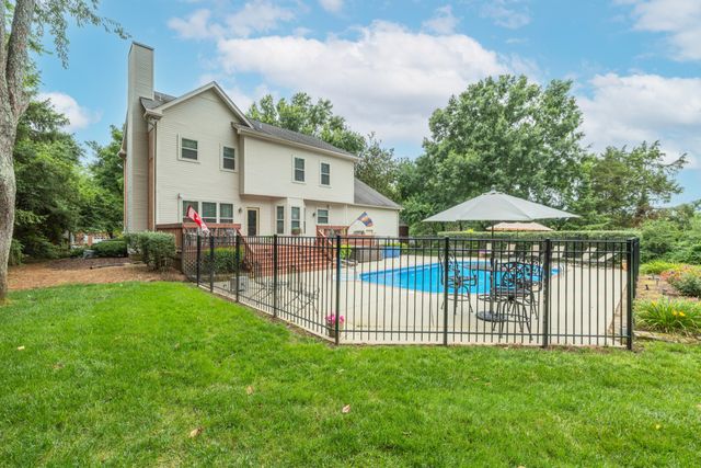 785 Glen Oaks Dr, Franklin, TN 37067