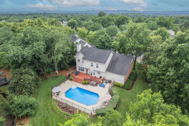 785 Glen Oaks Dr, Franklin, TN 37067