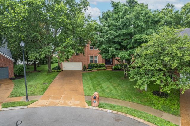 785 Glen Oaks Dr, Franklin, TN 37067