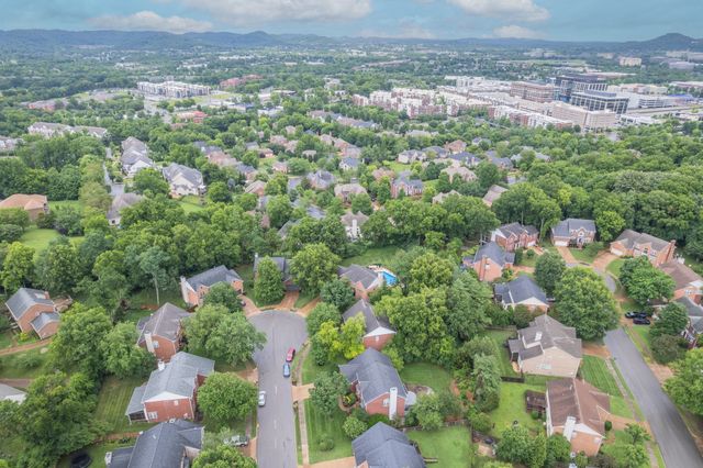 785 Glen Oaks Dr, Franklin, TN 37067