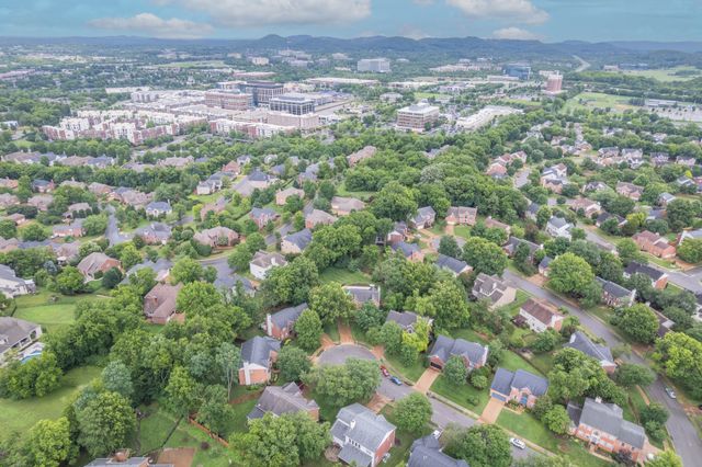 785 Glen Oaks Dr, Franklin, TN 37067