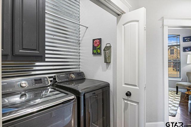 700 White Bear Trl, Lindale, TX 75771