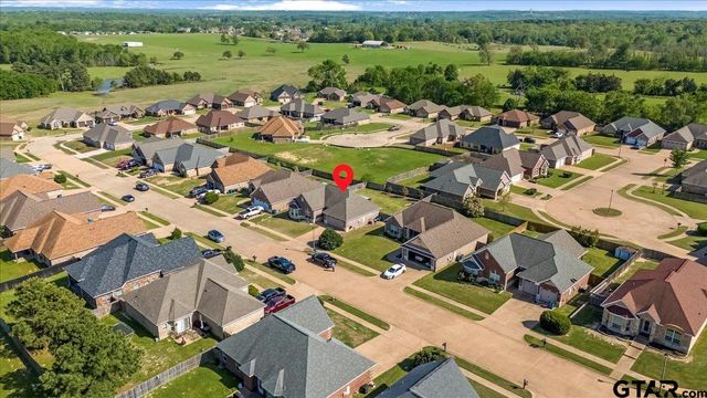 700 White Bear Trl, Lindale, TX 75771