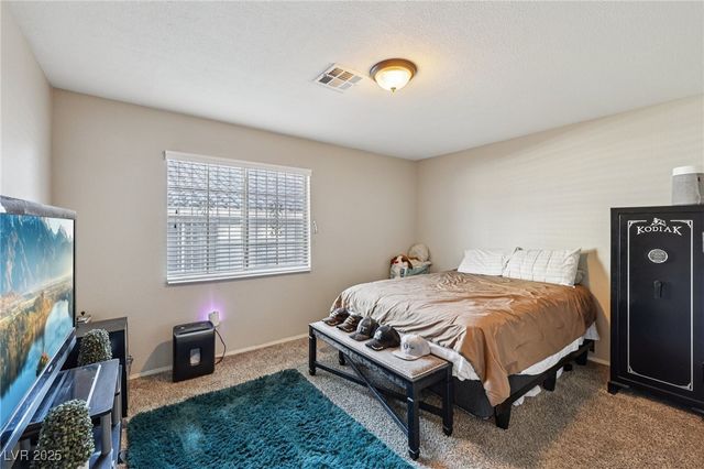 2132 Bavington Drive B, Las Vegas, NV 89108