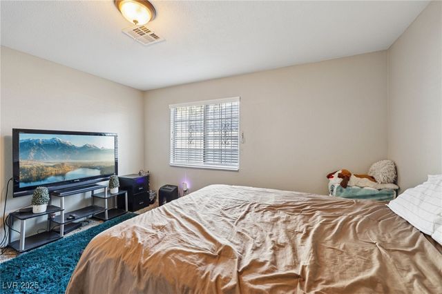 2132 Bavington Drive B, Las Vegas, NV 89108