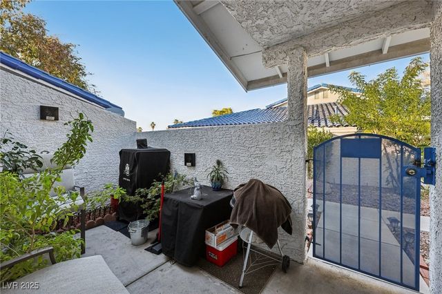 2132 Bavington Drive B, Las Vegas, NV 89108