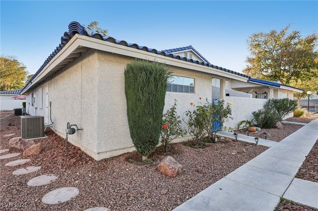 2132 Bavington Drive B, Las Vegas, NV 89108