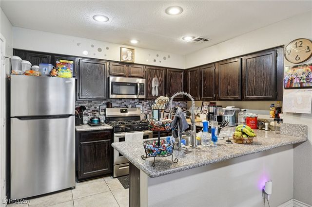 2132 Bavington Drive B, Las Vegas, NV 89108